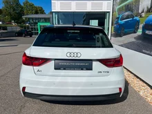 Audi A1 Sportback 25 TFSI intense in Gletscherweiss Metallic