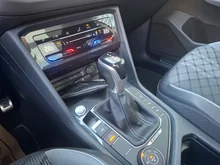 VW Tiguan R-Line TDI SCR 4MOTION DSG in Reflexsilber Met.