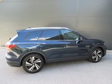 VW Touareg TDI 4MOTION in Meloe Blau Crystal Effekt
