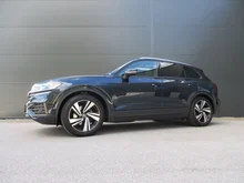 VW Touareg TDI 4MOTION in Meloe Blau Crystal Effekt