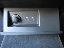 VW Touareg TDI 4MOTION in Meloe Blau Crystal Effekt