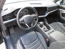 VW Touareg TDI 4MOTION in Meloe Blau Crystal Effekt