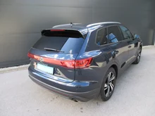 VW Touareg TDI 4MOTION in Meloe Blau Crystal Effekt