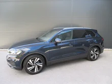 VW Touareg TDI 4MOTION in Meloe Blau Crystal Effekt