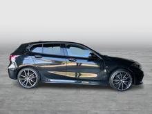 BMW 1xx 1 Lim. 118 i Luxury Line in schwarz Metallic