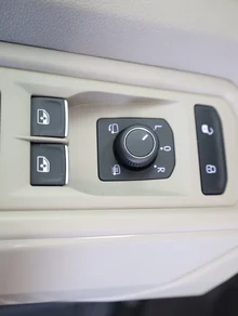 VW Multivan Style ÜH eHybrid in Indiumgrau Metallic