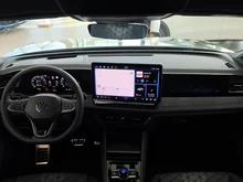 VW Tiguan Sport eTSI DSG in Cipressino-Grün Metallic