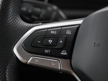 VW Tiguan R-Line TDI DSG in URANOGRAU