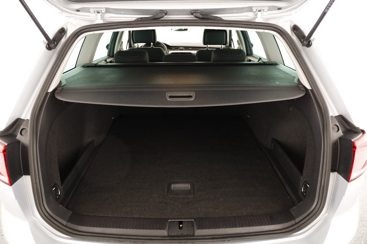 VW Passat Variant Business TDI SCR DSG | Bild 17 von 19
