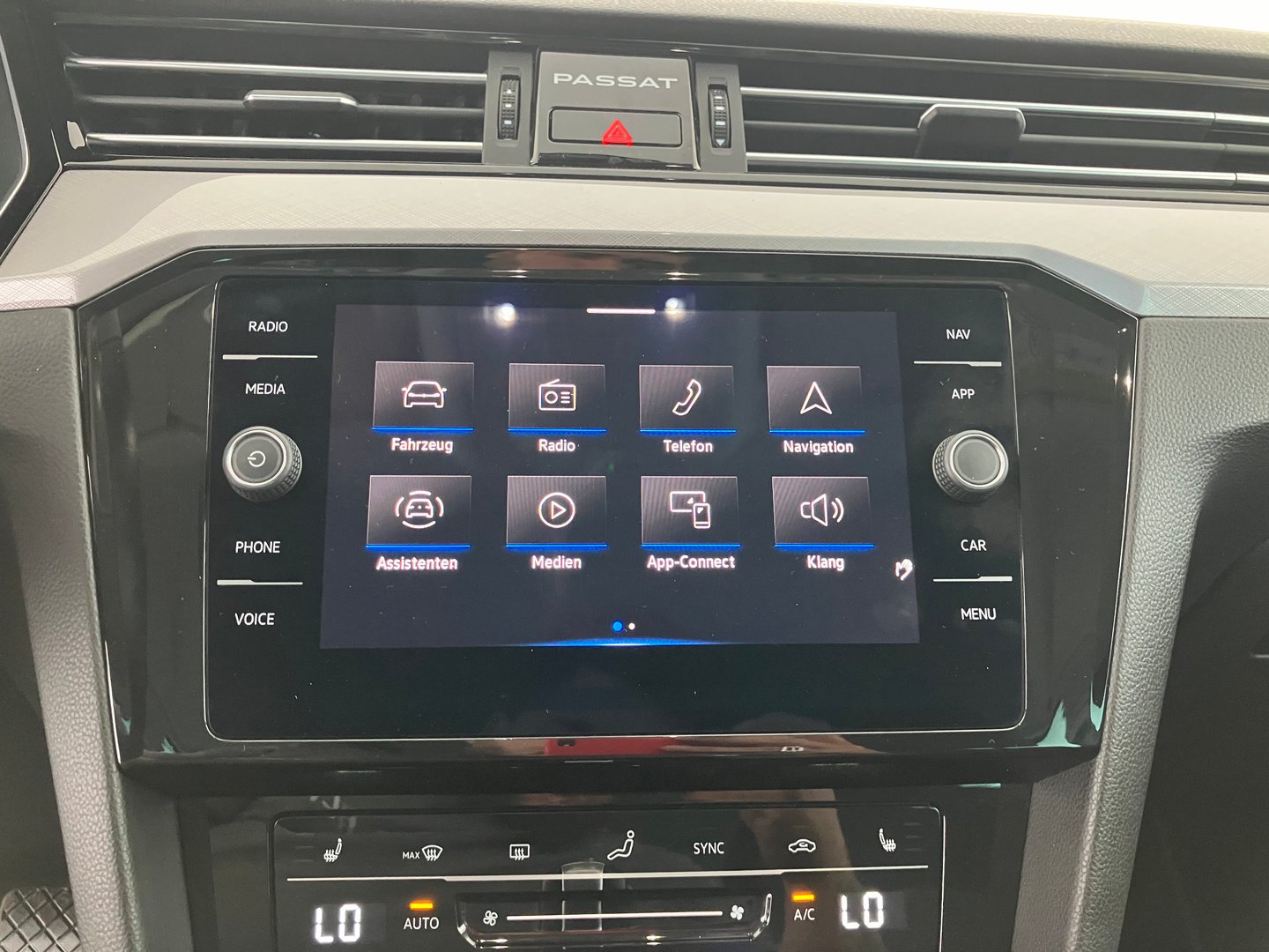 VW Passat Variant Business TDI SCR DSG | Bild 11 von 19