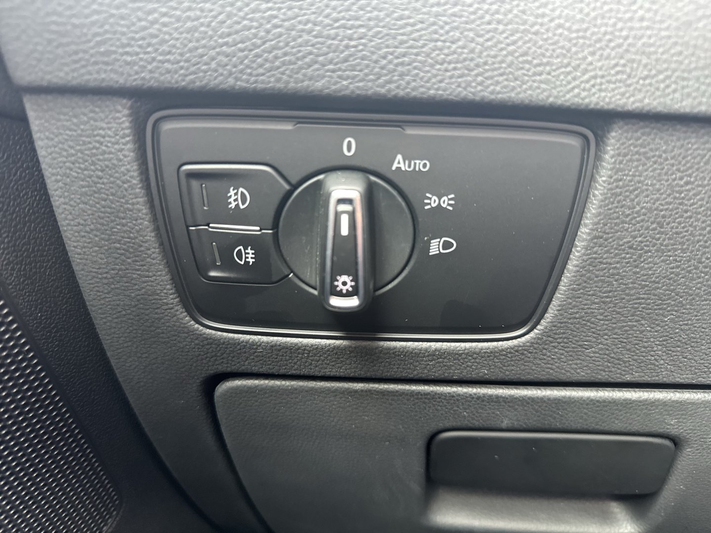 VW Passat Elegance TDI DSG | Bild 8 von 23