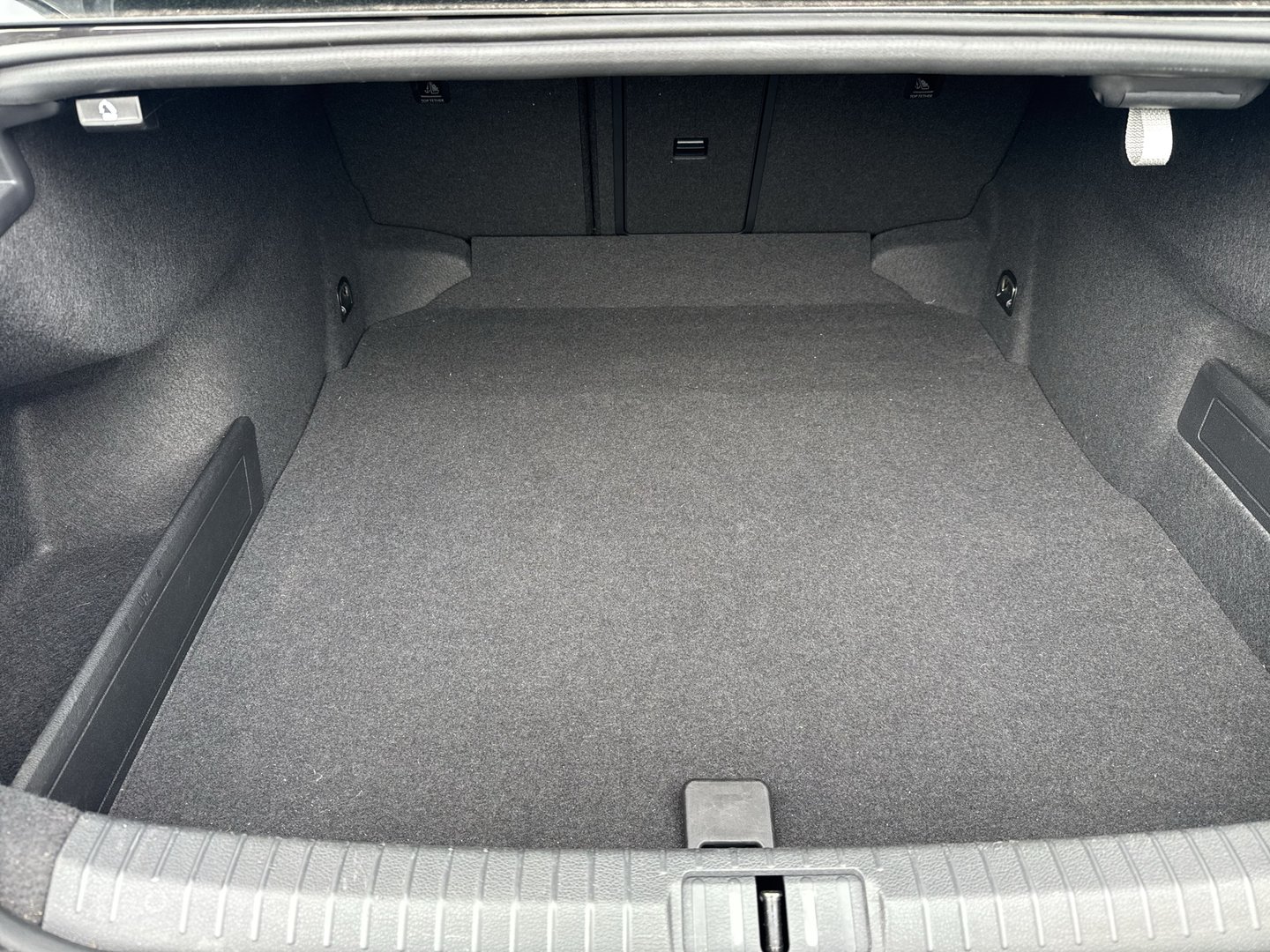 VW Passat Elegance TDI DSG | Bild 20 von 23