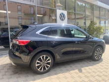 Ford Kuga 2,0 EcoBlue Hybrid Titanium in schwarz
