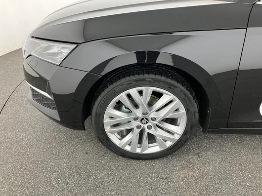 Bild eines Škoda Octavia Combi Selection TSI mHEV DSG