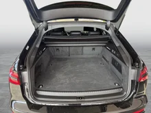 Audi A6 Avant 50 TFSI e quattro Design in 0E Mythosschwarz Metallic