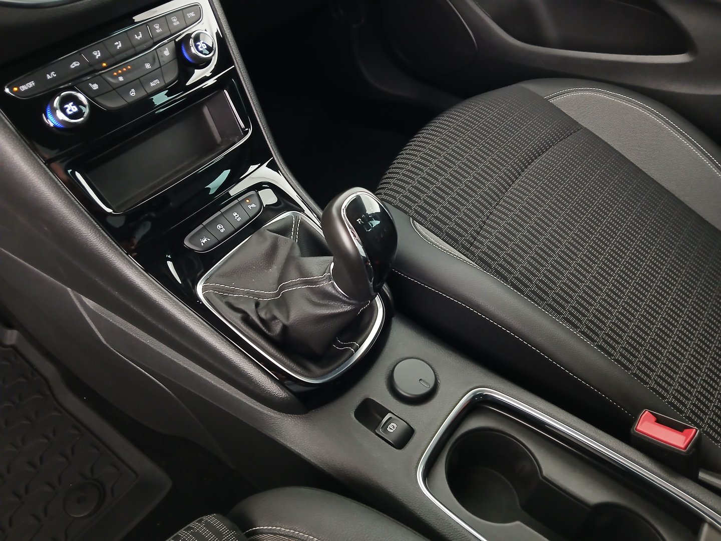 Opel Astra ST 1,2 Turbo Direct Inj. Edition | Bild 24 von 28