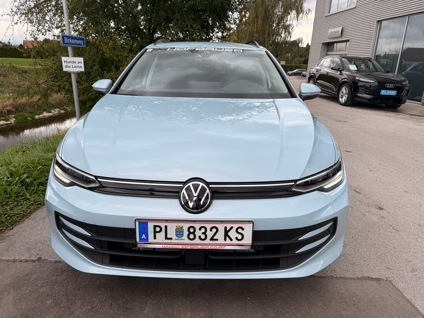 VW Golf Variant Business mHeV DSG