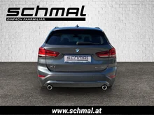 BMW X1 xDrive 25 i Advantage in mittelgrau - metallic