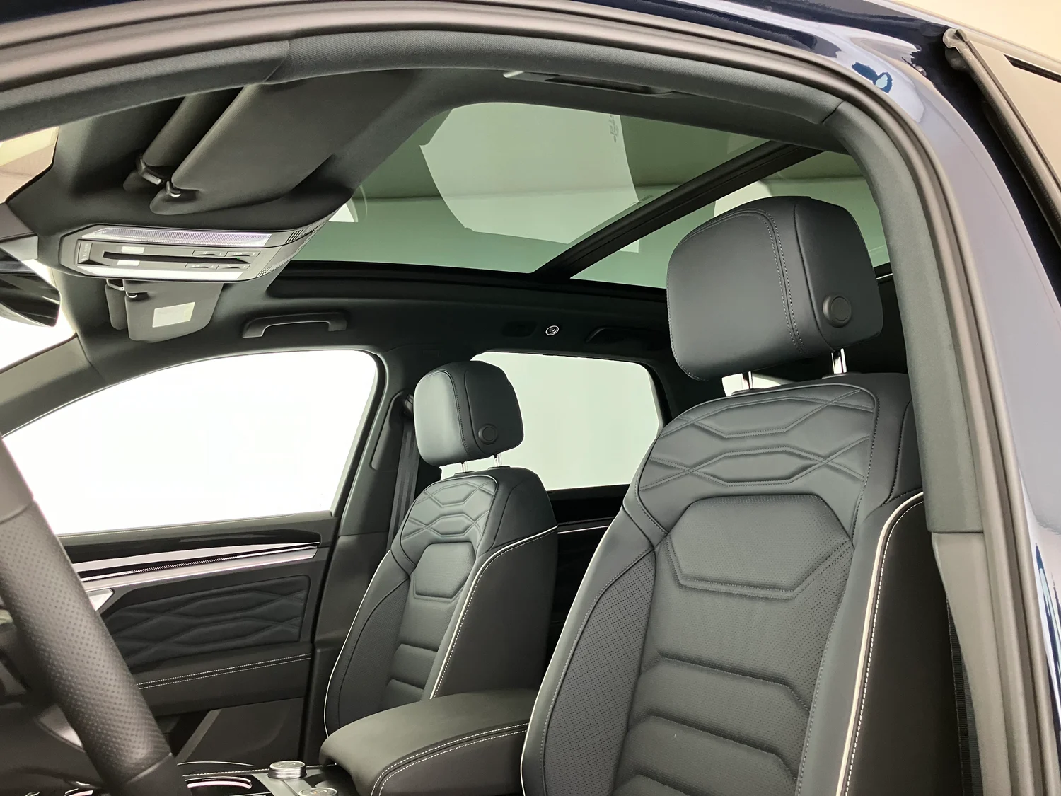 Bild eines VW Touareg R-Line TDI 4M. Final Edition