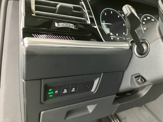 Bild eines VW Touareg R-Line TDI 4M. Final Edition