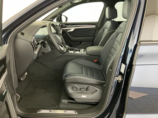 Bild eines VW Touareg R-Line TDI 4M. Final Edition