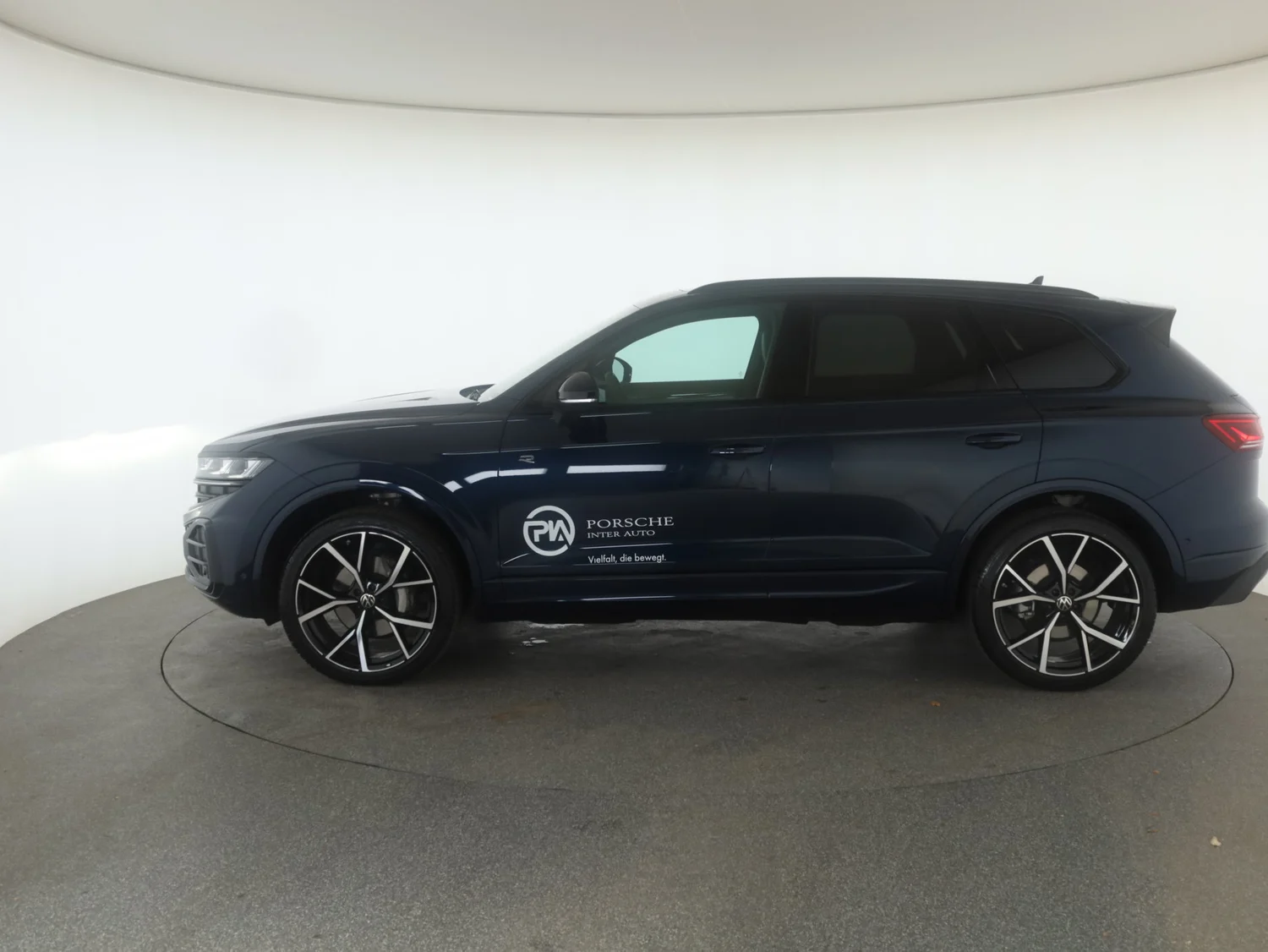 Bild eines VW Touareg R-Line TDI 4M. Final Edition
