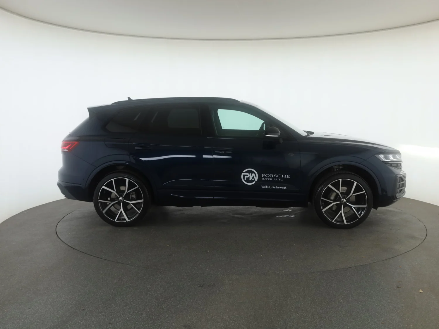 Bild eines VW Touareg R-Line TDI 4M. Final Edition