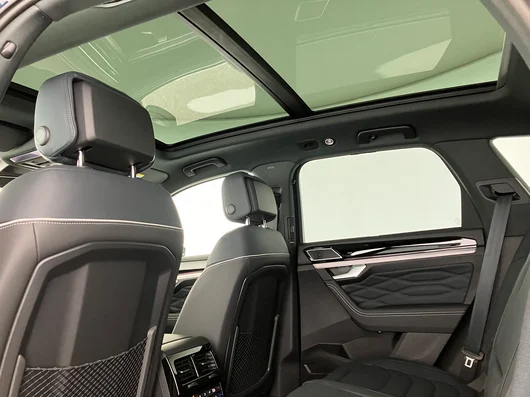Bild eines VW Touareg R-Line TDI 4M. Final Edition