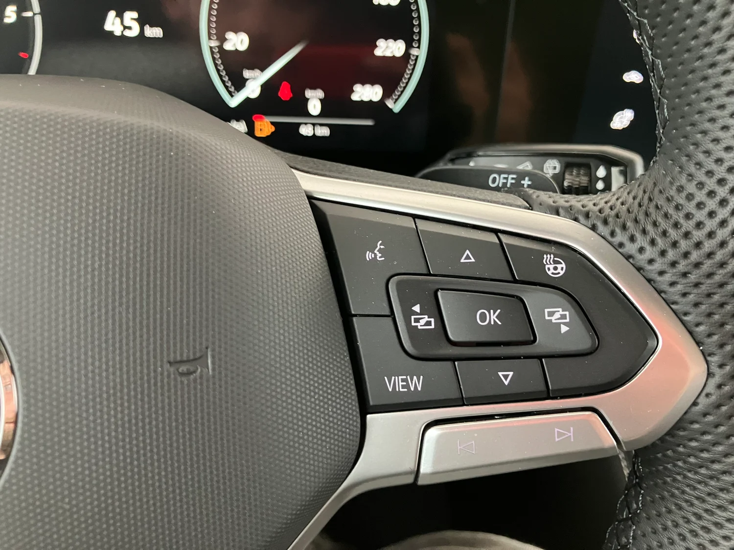 Bild eines VW Touareg R-Line TDI 4M. Final Edition