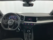 Audi A1 Sportback 25 TFSI intense in Mythosschwarz Metallic