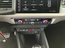 Audi A1 Sportback 25 TFSI intense in Mythosschwarz Metallic