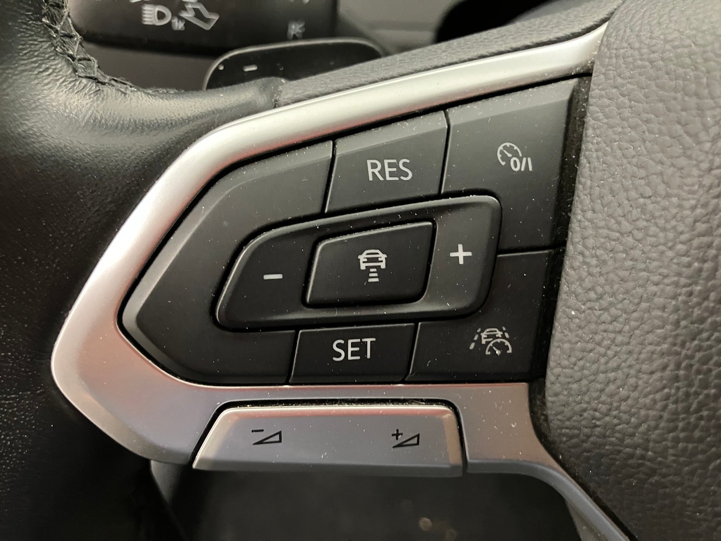 VW Passat Business TDI SCR DSG | Bild 16 von 31