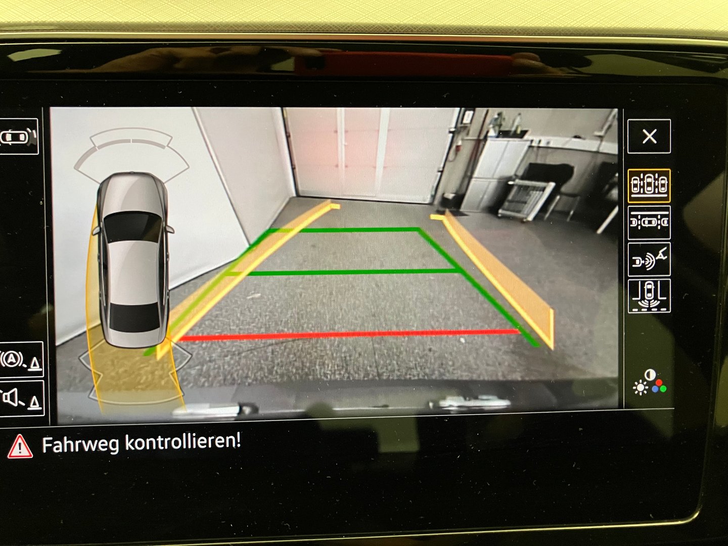 VW Passat Business TDI SCR DSG | Bild 22 von 31