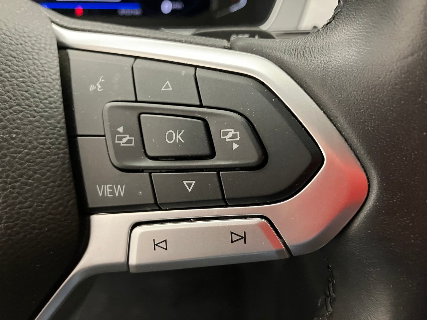 VW Passat Business TDI SCR DSG | Bild 17 von 31