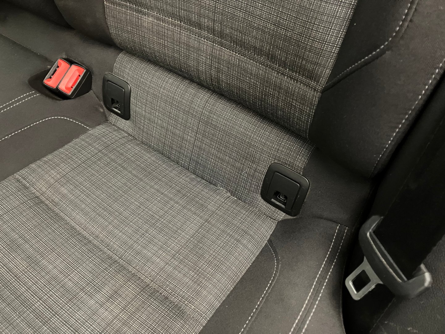 VW Passat Business TDI SCR DSG | Bild 26 von 31