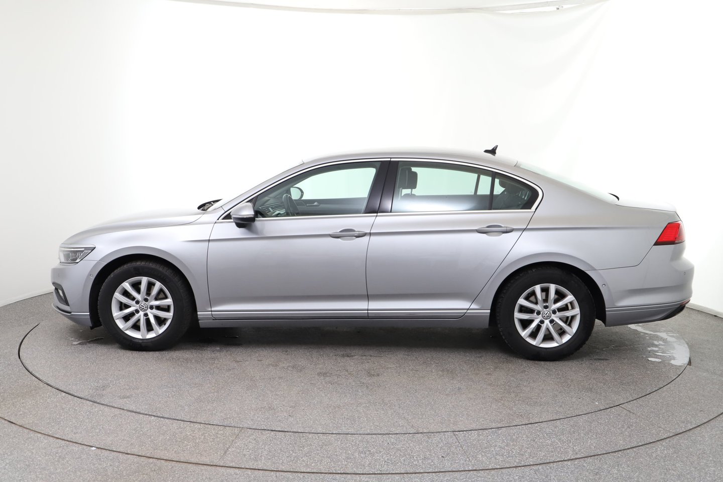 VW Passat Business TDI SCR DSG | Bild 2 von 31