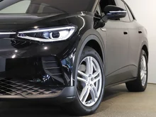 VW ID.4 Pro Performance 150 kW in Grenadillschwarz Metallic