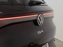 VW ID.4 Pro Performance 150 kW in Grenadillschwarz Metallic