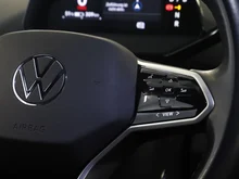 VW ID.4 Pro Performance 150 kW in Grenadillschwarz Metallic