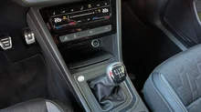 VW Touran Life TSI in 0E Grenadillschwarz Metallic