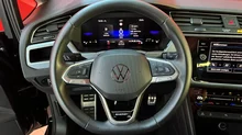 VW Touran Life TSI in 0E Grenadillschwarz Metallic