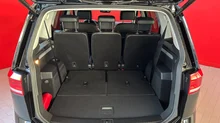VW Touran Life TSI in 0E Grenadillschwarz Metallic