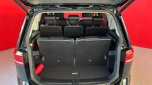 VW Touran Life TSI in 0E Grenadillschwarz Metallic