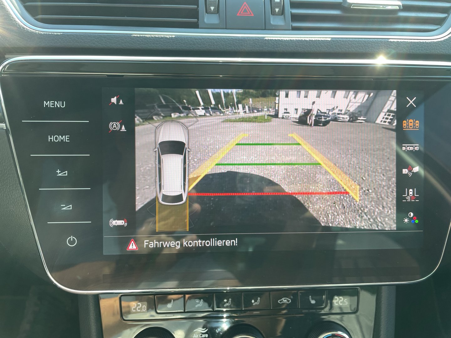 Škoda SUPERB Combi 4x4 L&K TDI DSG | Bild 16 von 26