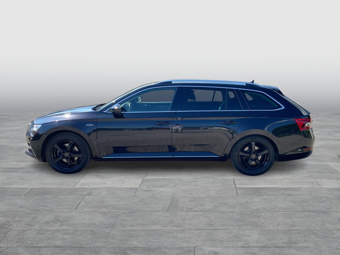Škoda SUPERB Combi 4x4 L&K TDI DSG | Bild 2 von 26