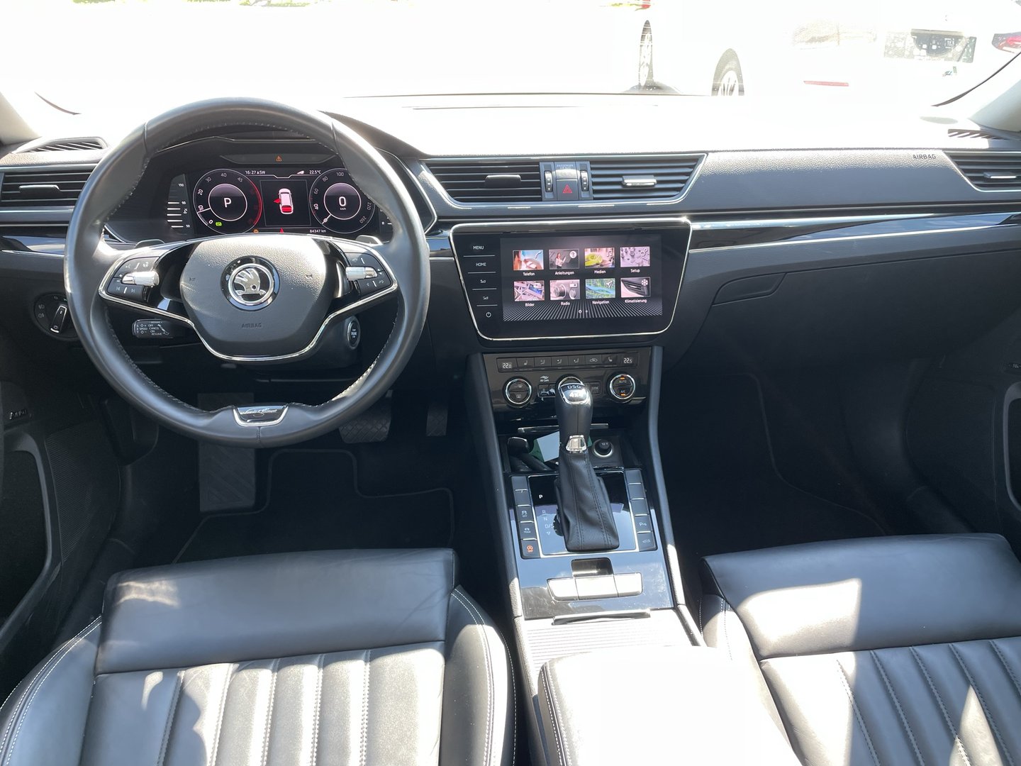 Škoda SUPERB Combi 4x4 L&K TDI DSG | Bild 10 von 26