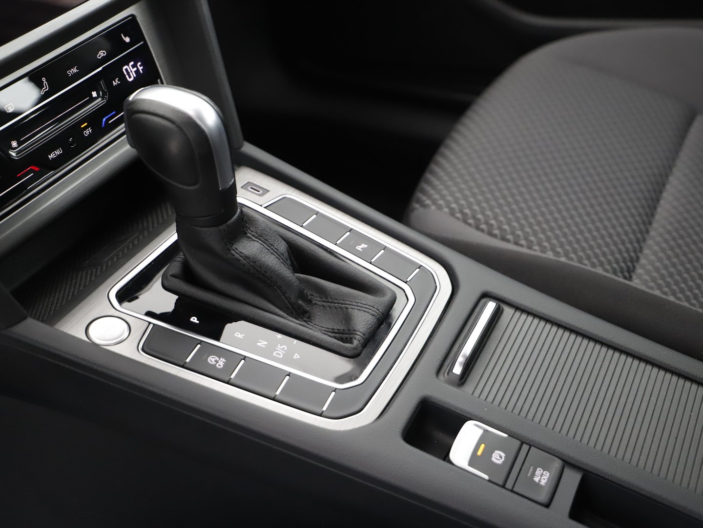 VW Passat Variant Business TDI DSG | Bild 23 von 28