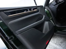 Porsche Macan 4 in oakgrünmetallic neo