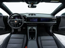 Porsche Macan 4 in oakgrünmetallic neo