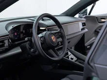 Porsche Macan 4 in oakgrünmetallic neo